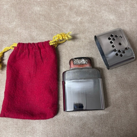 Vintage Jon-E Aladdin #77
Mfg. Co. Hand Warmer - Picture 3 of 4